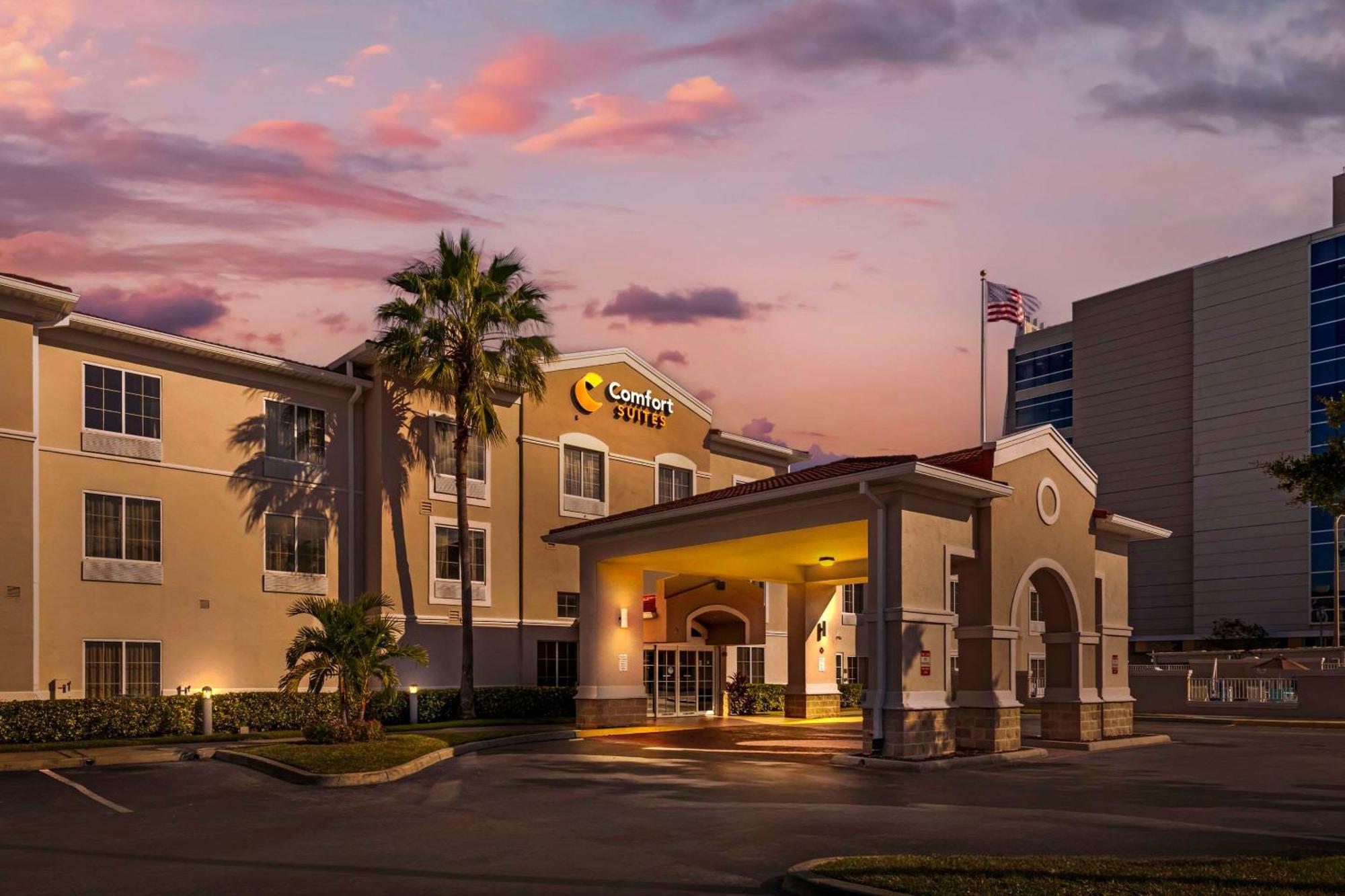 Comfort Suites Downtown Orlando Exterior photo