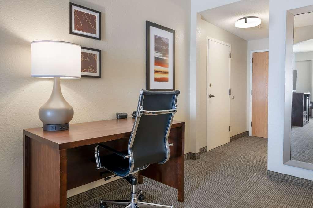 Comfort Suites Downtown Orlando Room photo
