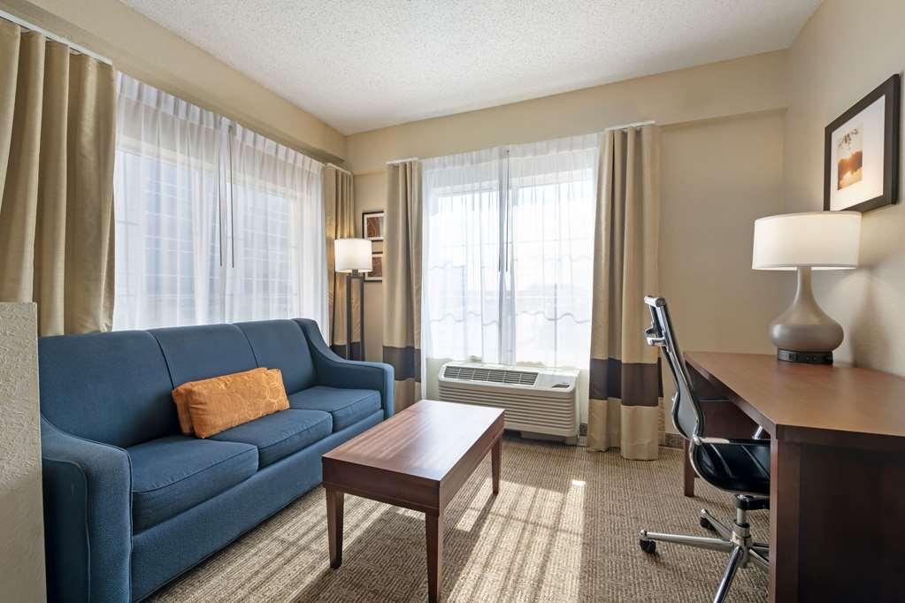 Comfort Suites Downtown Orlando Room photo