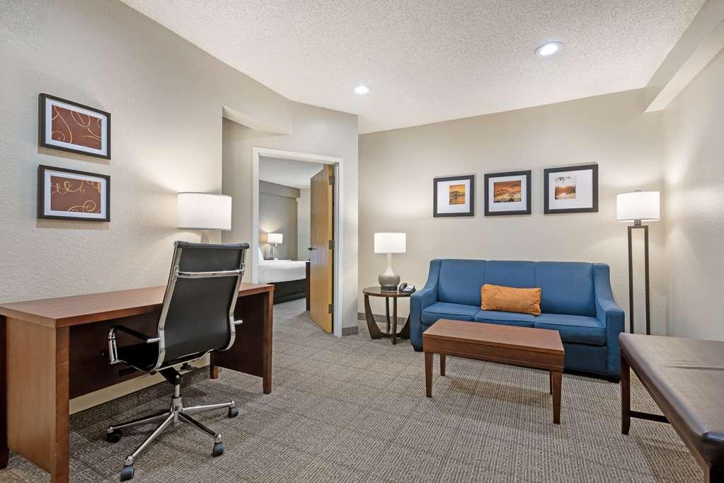 Comfort Suites Downtown Orlando Room photo
